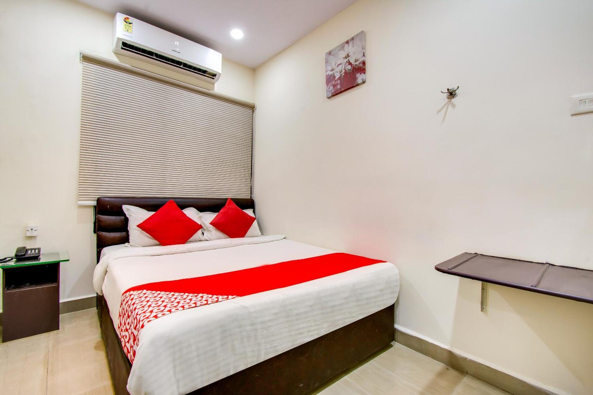 Oyo Akshaya Inn Vijayawāda Exterior foto